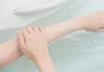 お風呂のお湯がしみるアトピー肌の方｜水道水に含まれる残留塩素の上限は